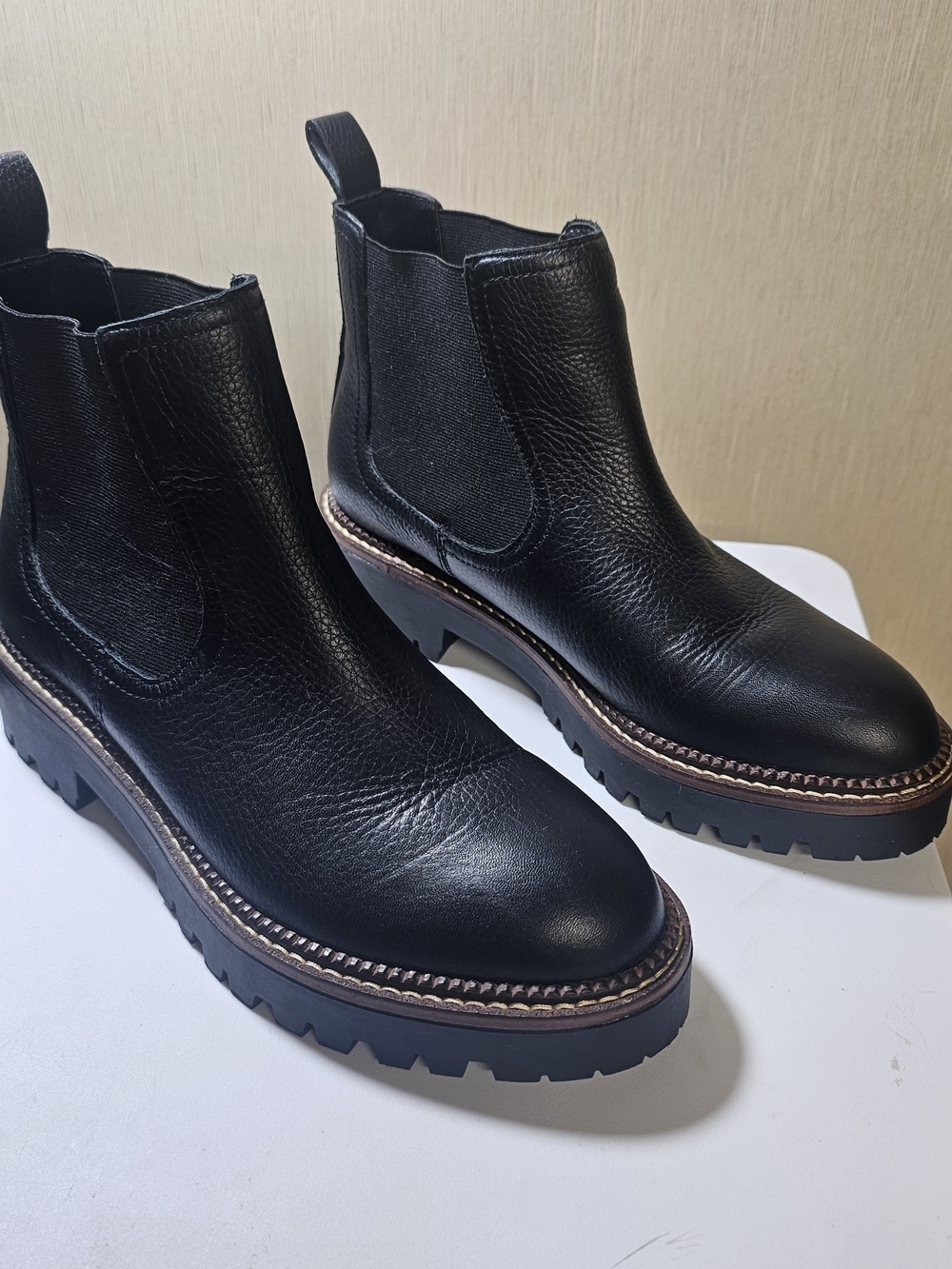 Caslon Leather Chelsea Boots Womens 6.5M Black Lug Sole Ankle Boots - Picture 2 of 11